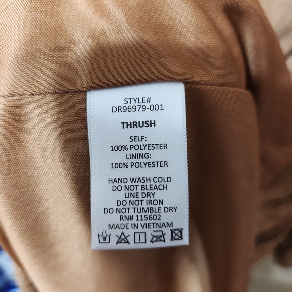 All In Favor Thrush V-Neck Midi Dress NWT - Picture 3 of 3